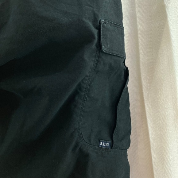 5.11 Tactical Pants Men's Size 34x32 Black Cargo Utility Workwear Outdoor - Picture 3 of 10